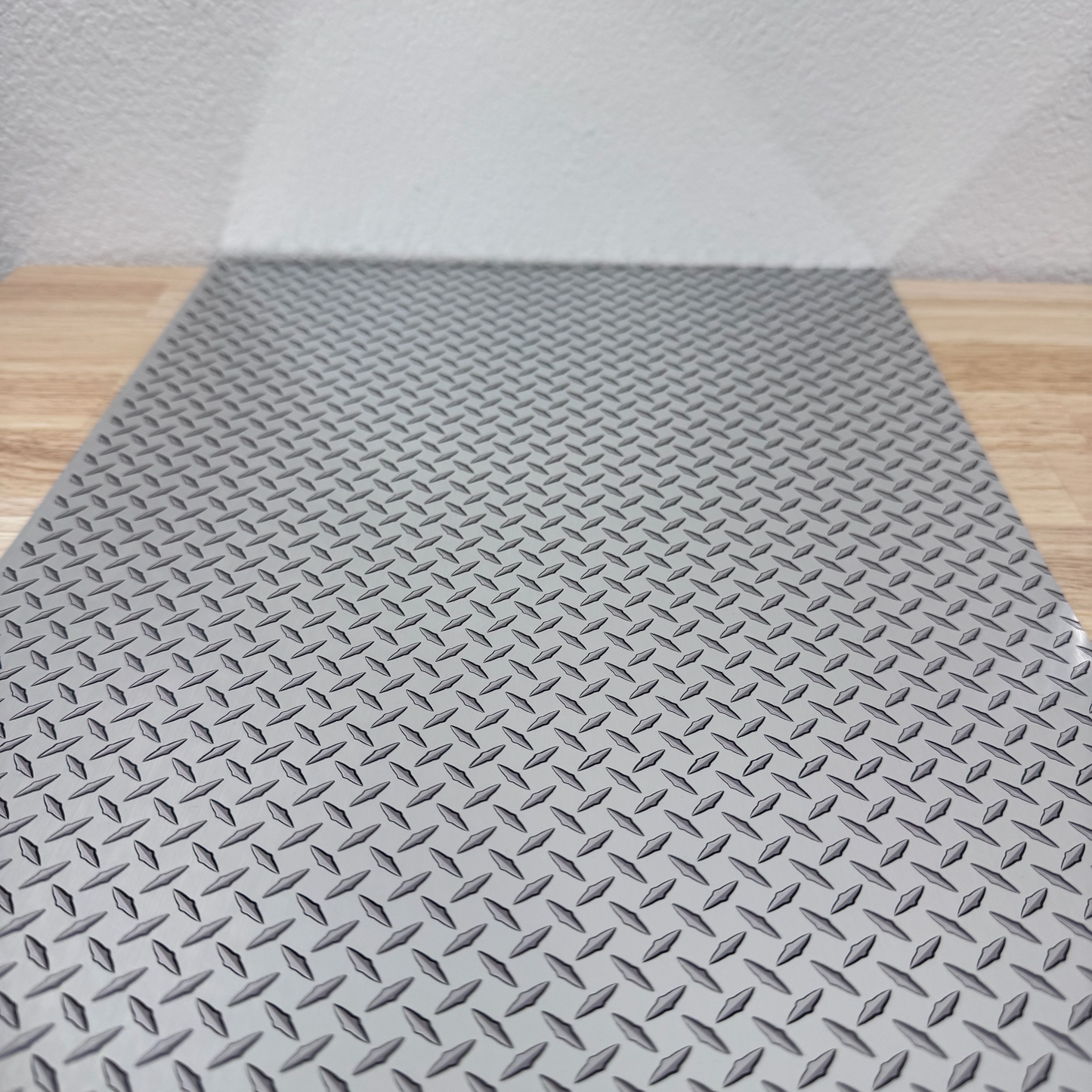 HYDBOND 12"x24"x1/16" DIAMOND PLATE CHROME/BLACK DUAL-TEC ACRYLIC PANEL
